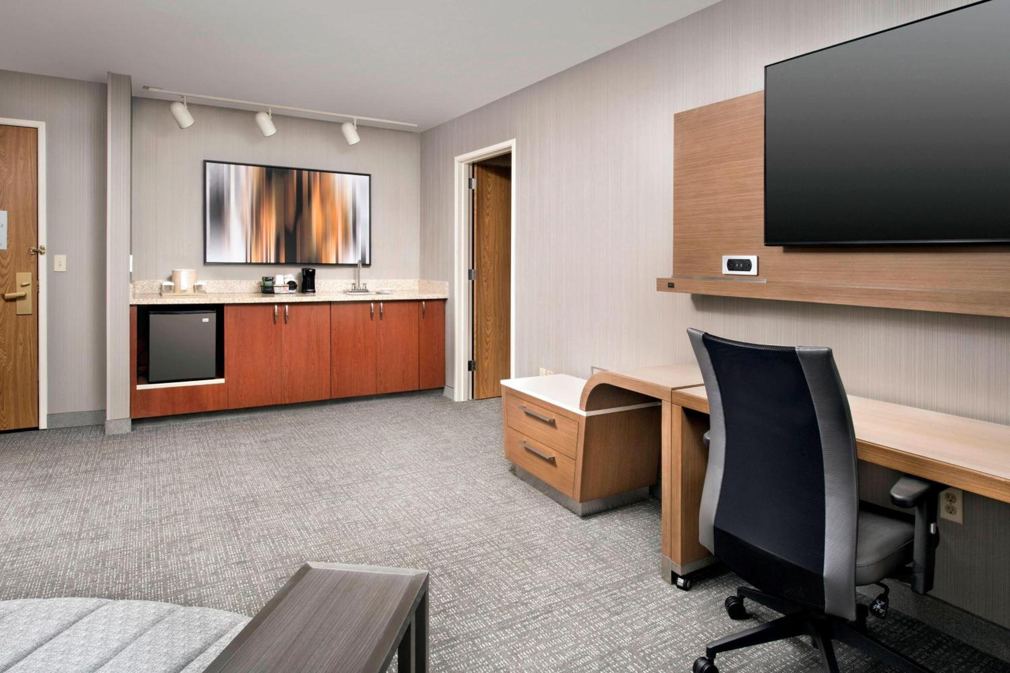 Courtyard By Marriott Portland Hillsboro Hotel Exterior photo