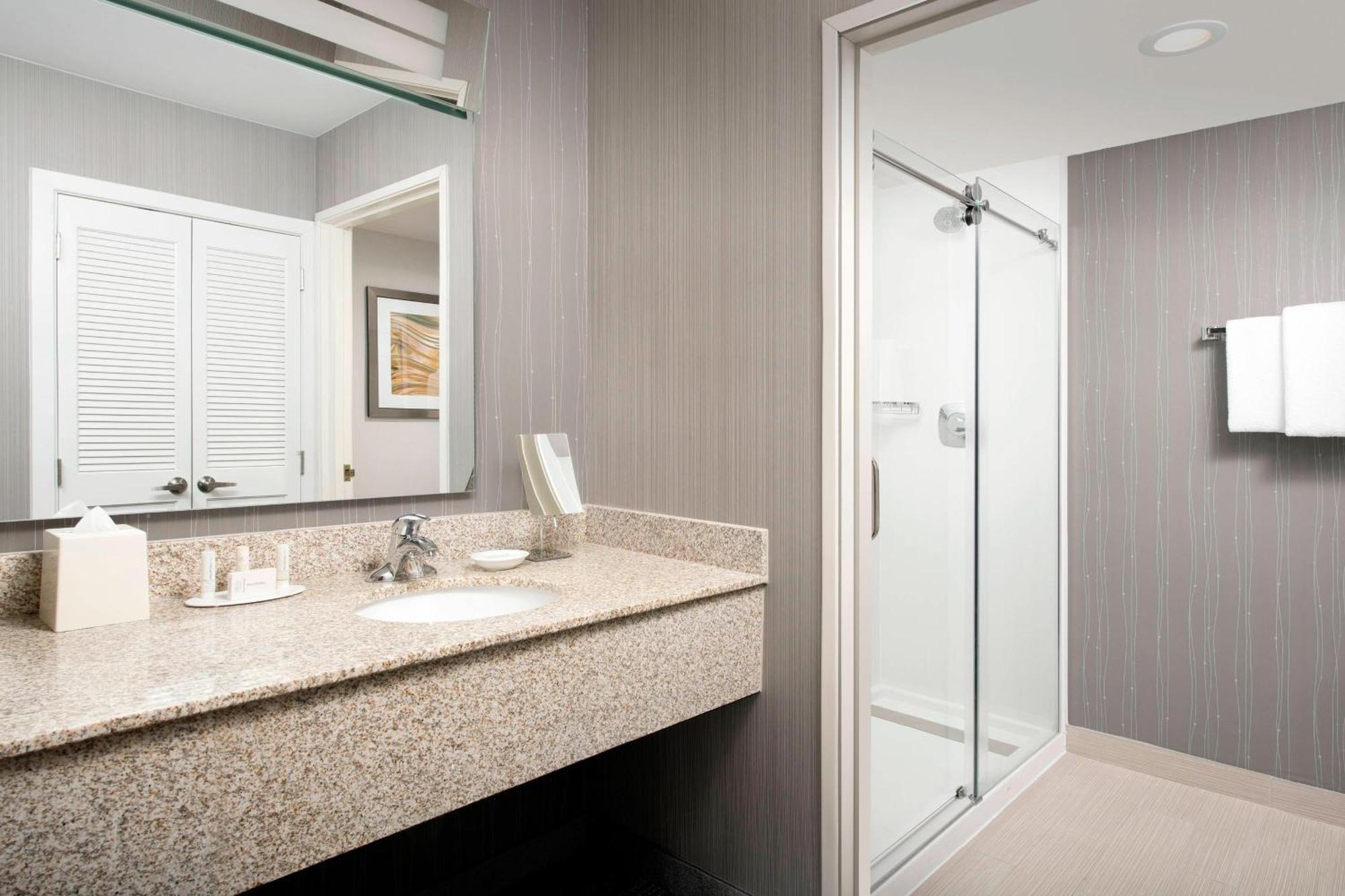 Courtyard By Marriott Portland Hillsboro Hotel Exterior photo