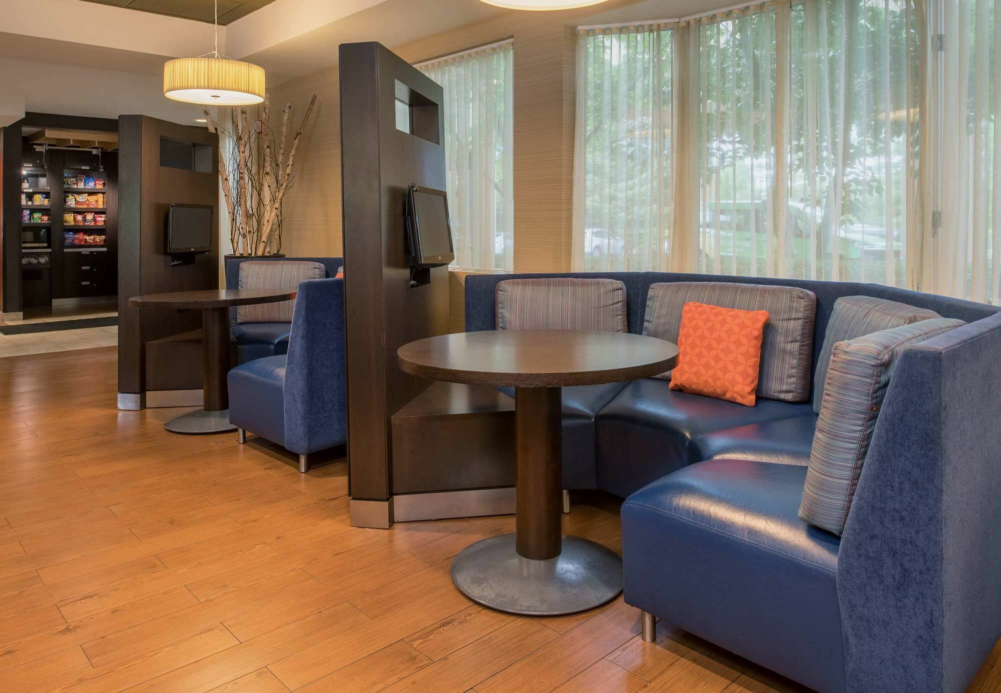 Courtyard By Marriott Portland Hillsboro Hotel Exterior photo