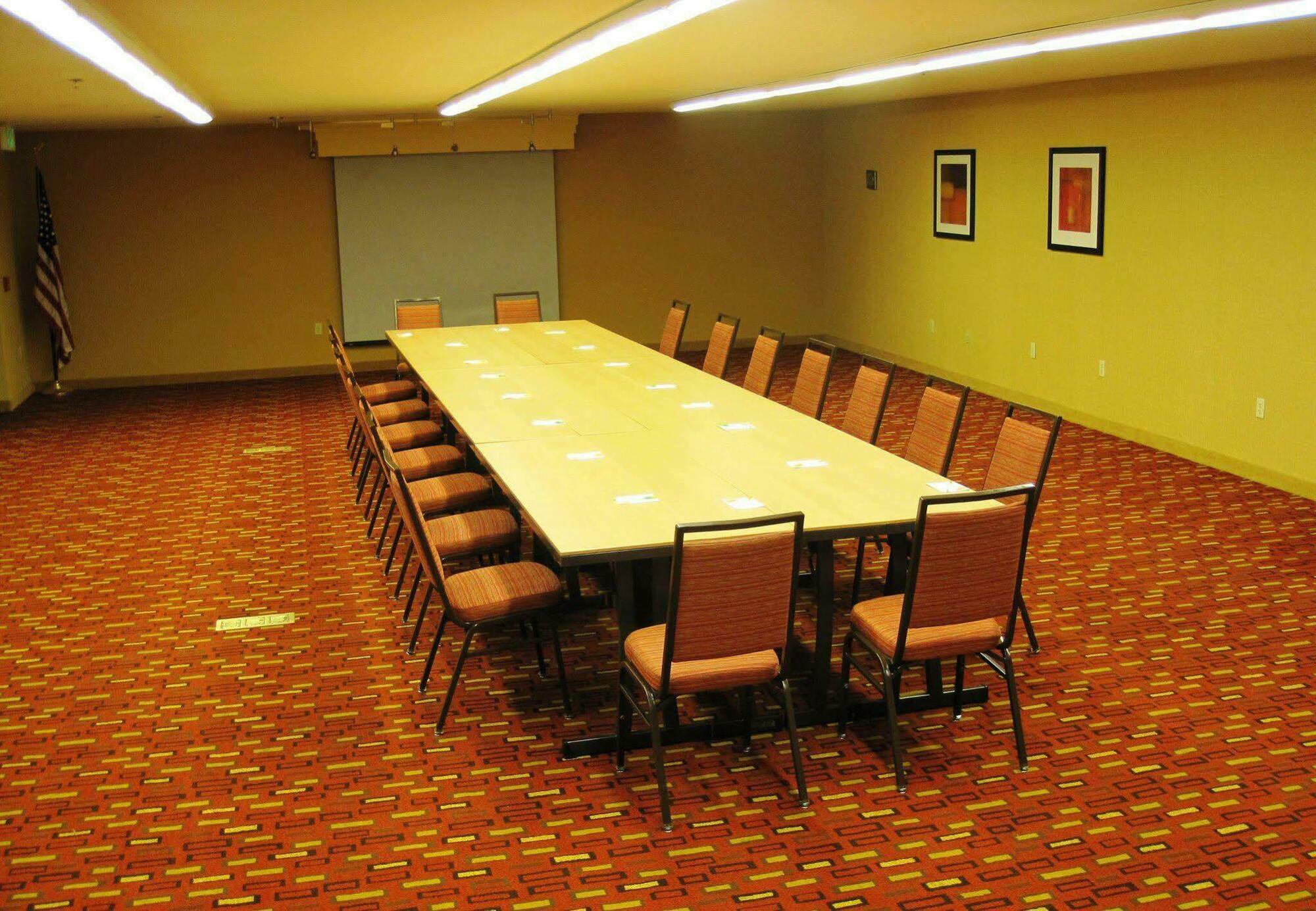 Courtyard By Marriott Portland Hillsboro Hotel Business photo